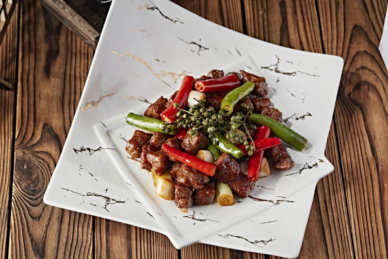 藤椒椒麻葱烧杭椒牛仔粒图片