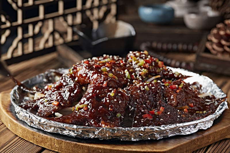 铁板锡纸红烧鲽鱼尾图片