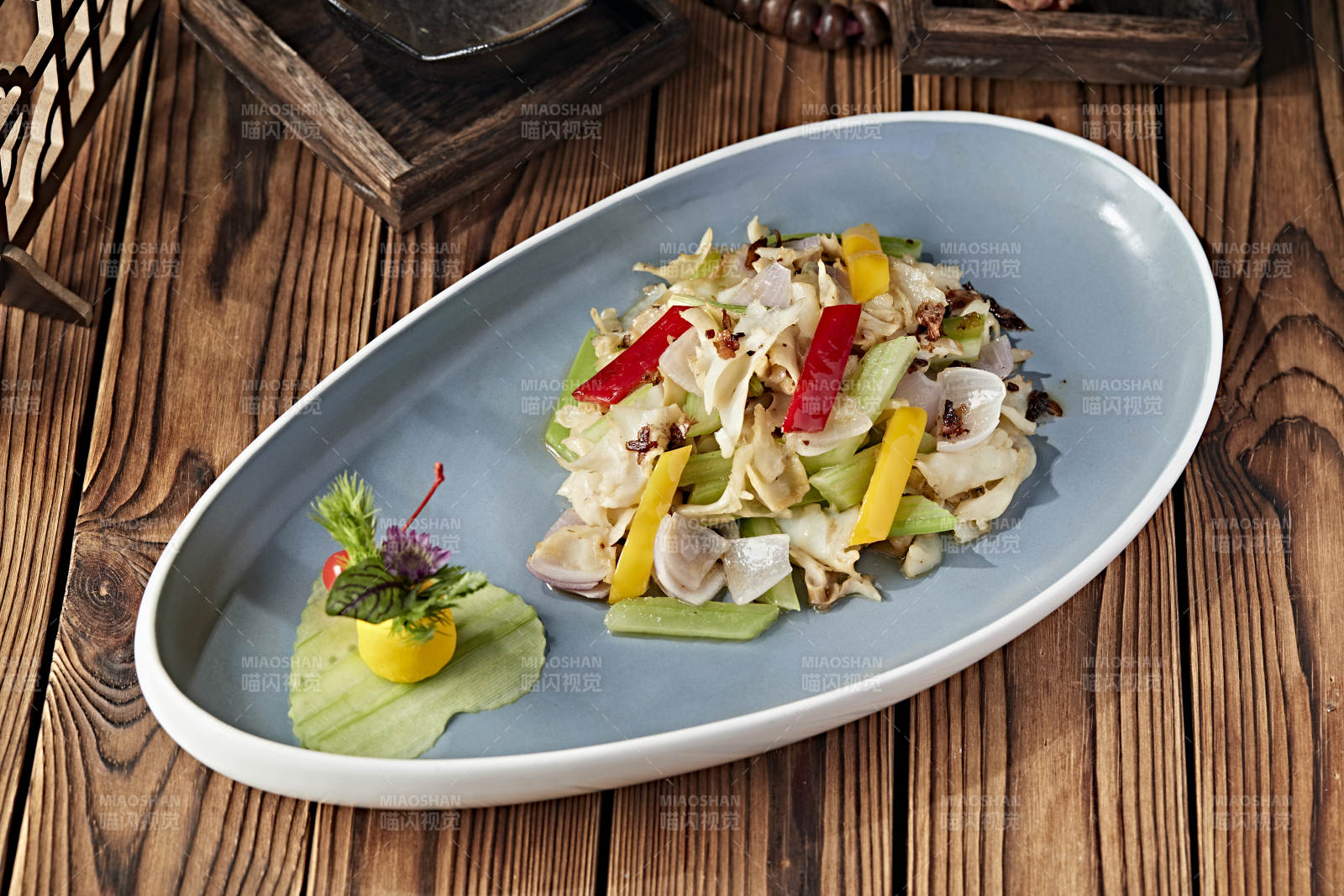 彩椒西芹百合炒螺片图片