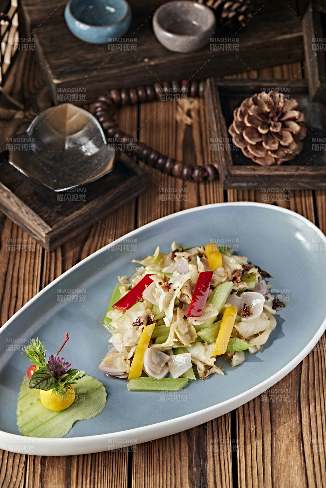 彩椒西芹百合炒螺片图片