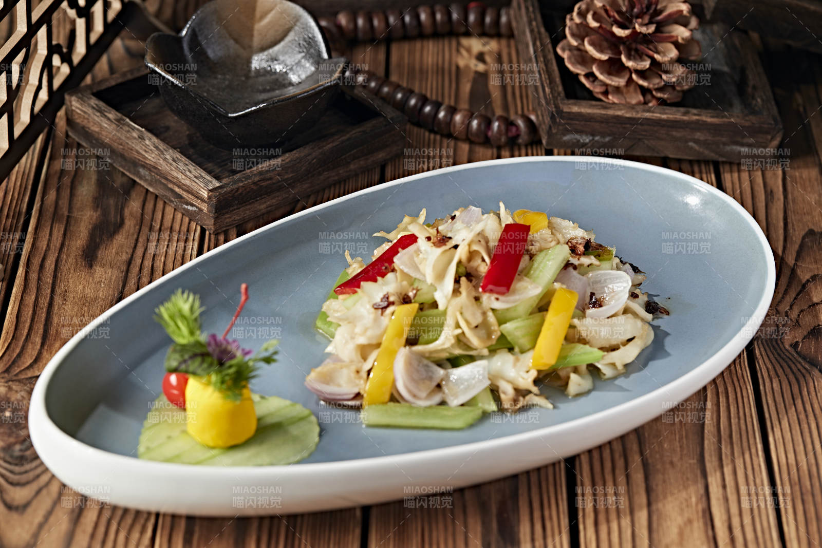 彩椒西芹百合炒螺片图片