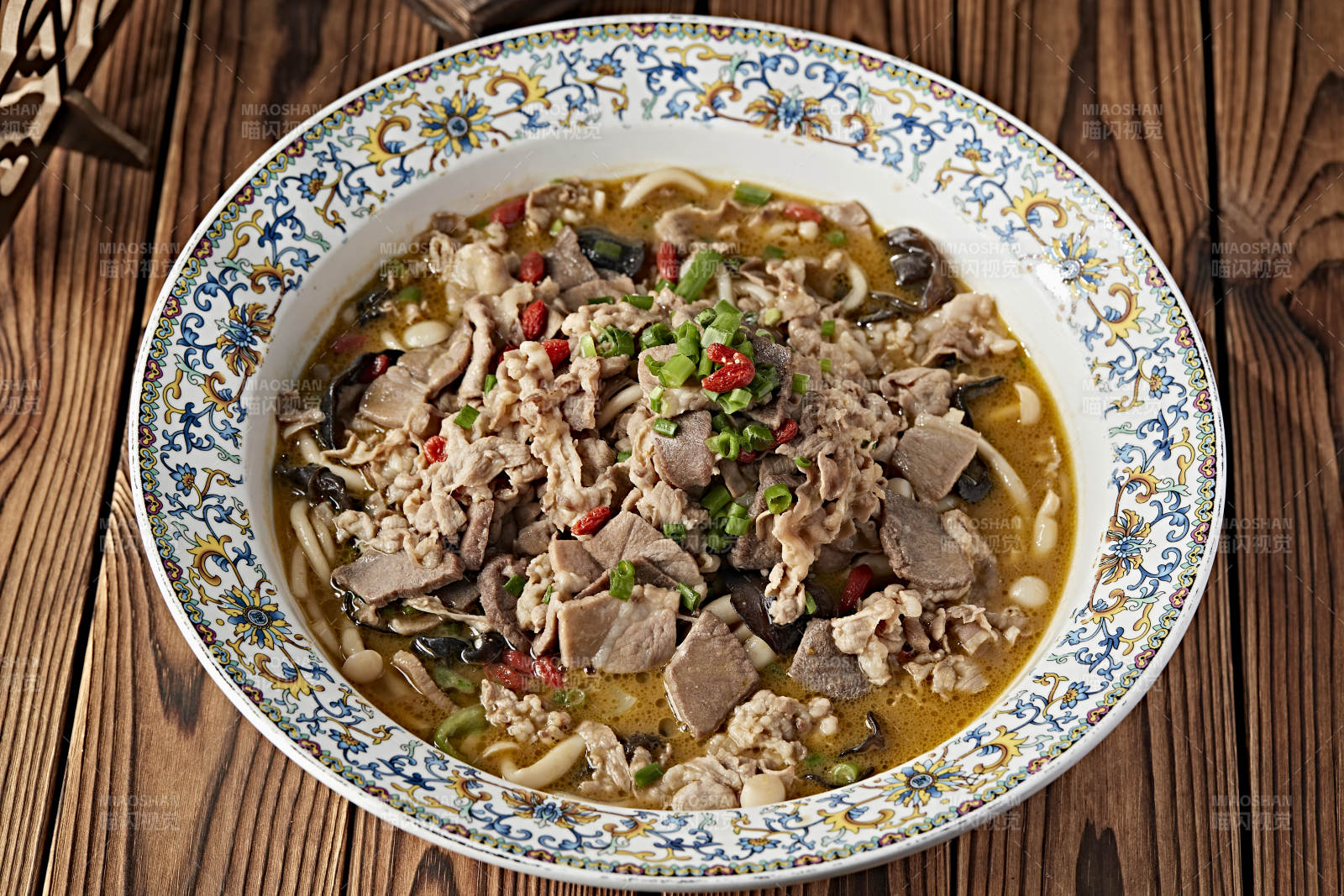 酸汤木耳白玉菇汆羊肉图片