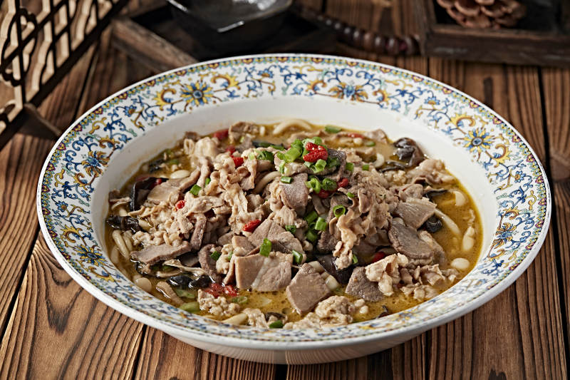 酸汤木耳白玉菇汆羊肉图片