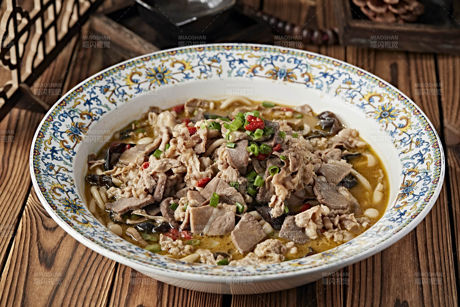 酸汤木耳白玉菇汆羊肉图片