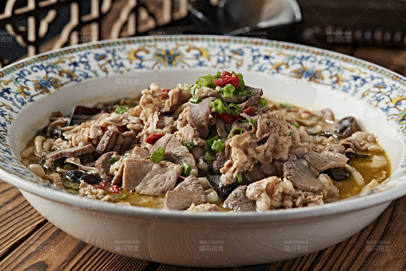 酸汤木耳白玉菇汆羊肉图片