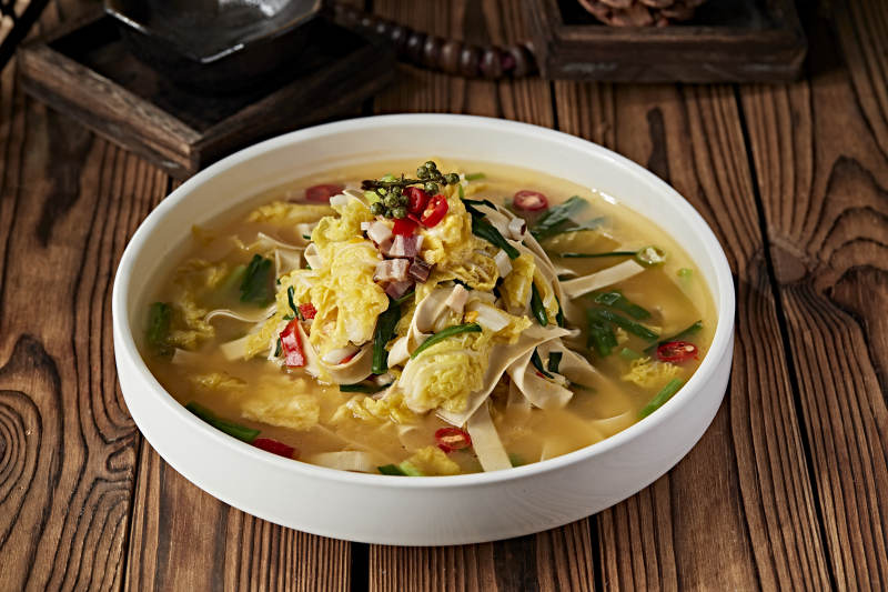 上汤娃娃菜干豆腐配金华火腿粒图片