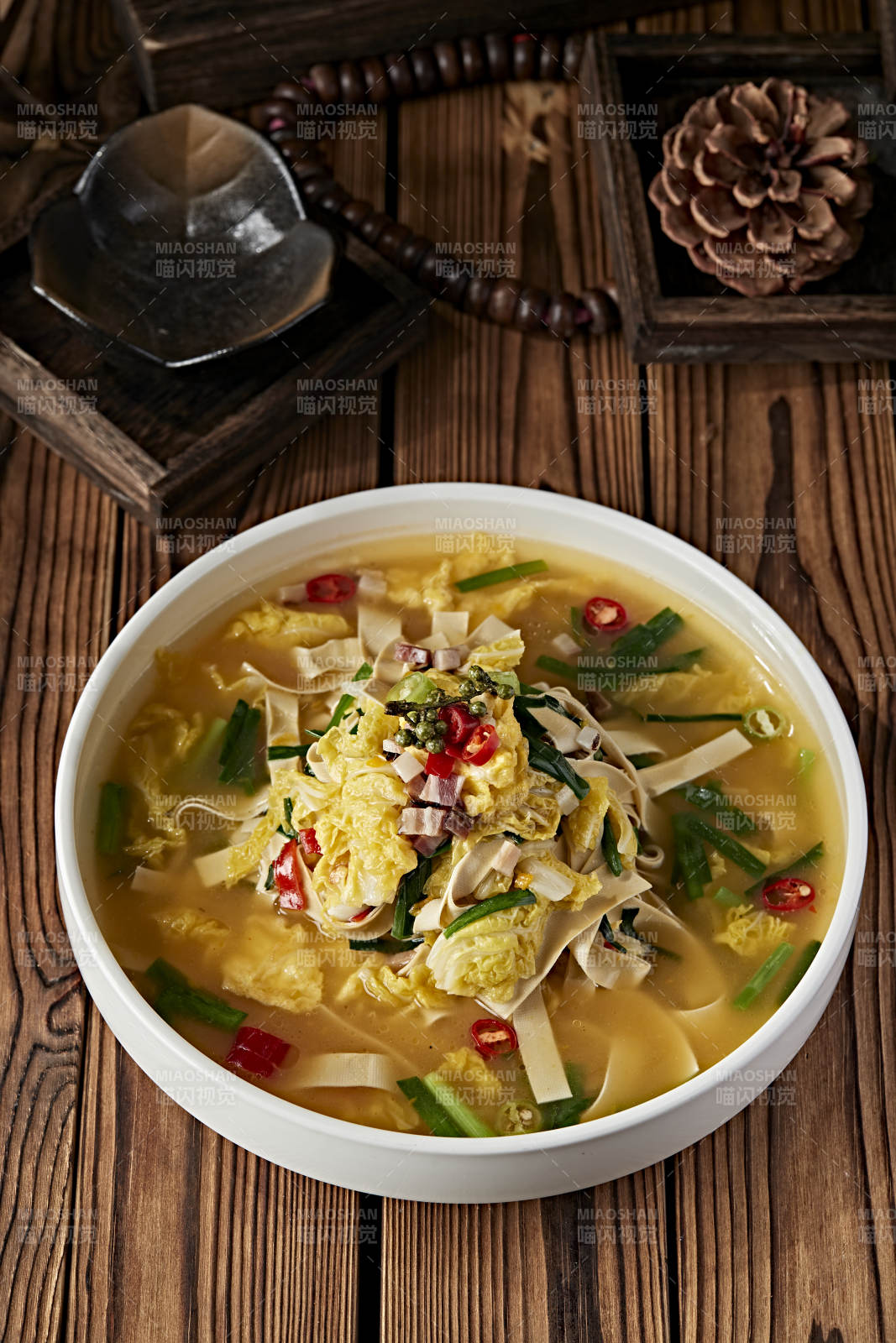 上汤娃娃菜干豆腐配金华火腿粒图片