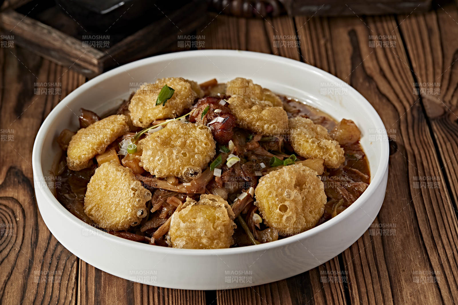 干白菜豆角丝黄花菜炖土豆五花肉配炸糕图片