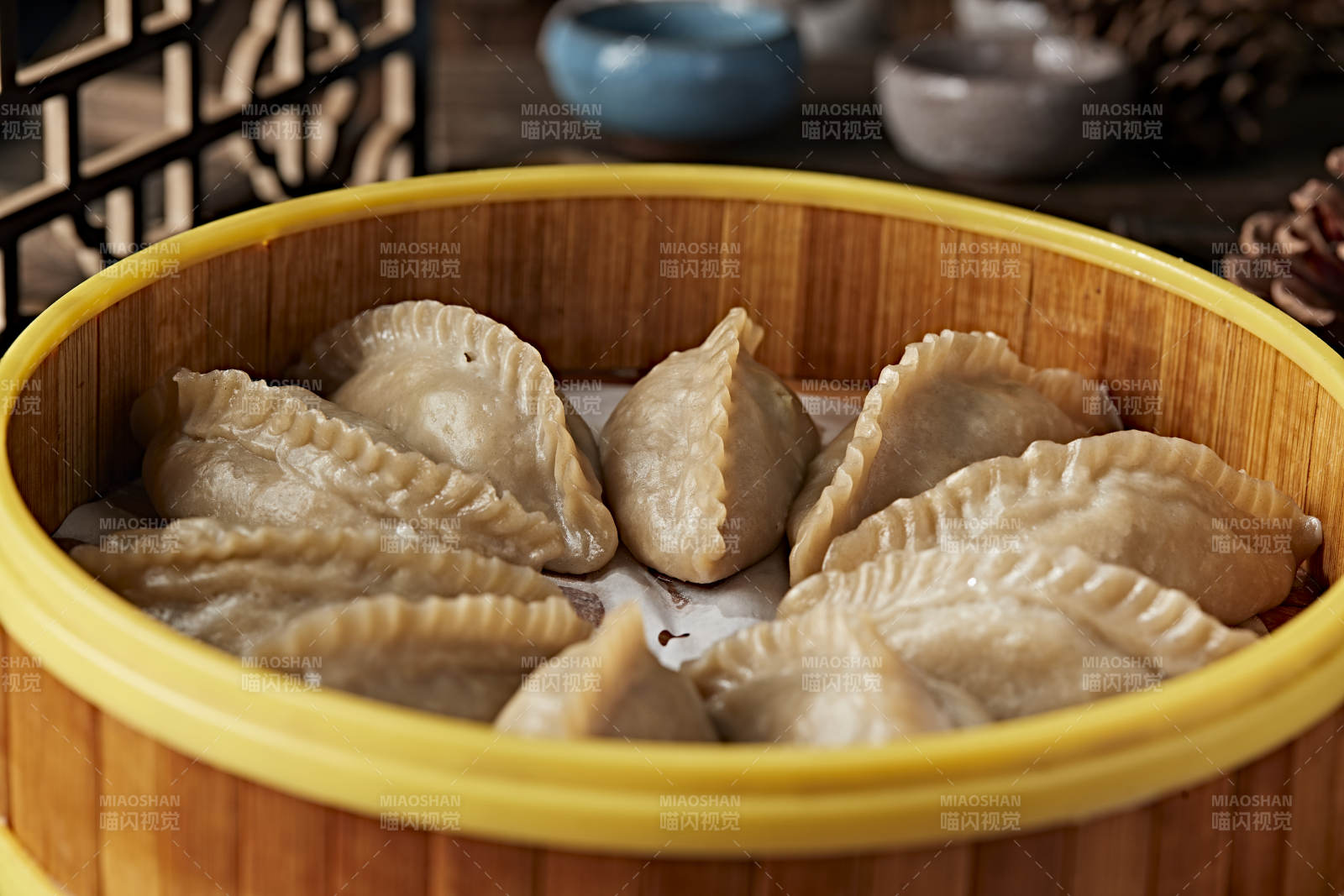 笼屉装的莜面蒸饺图片