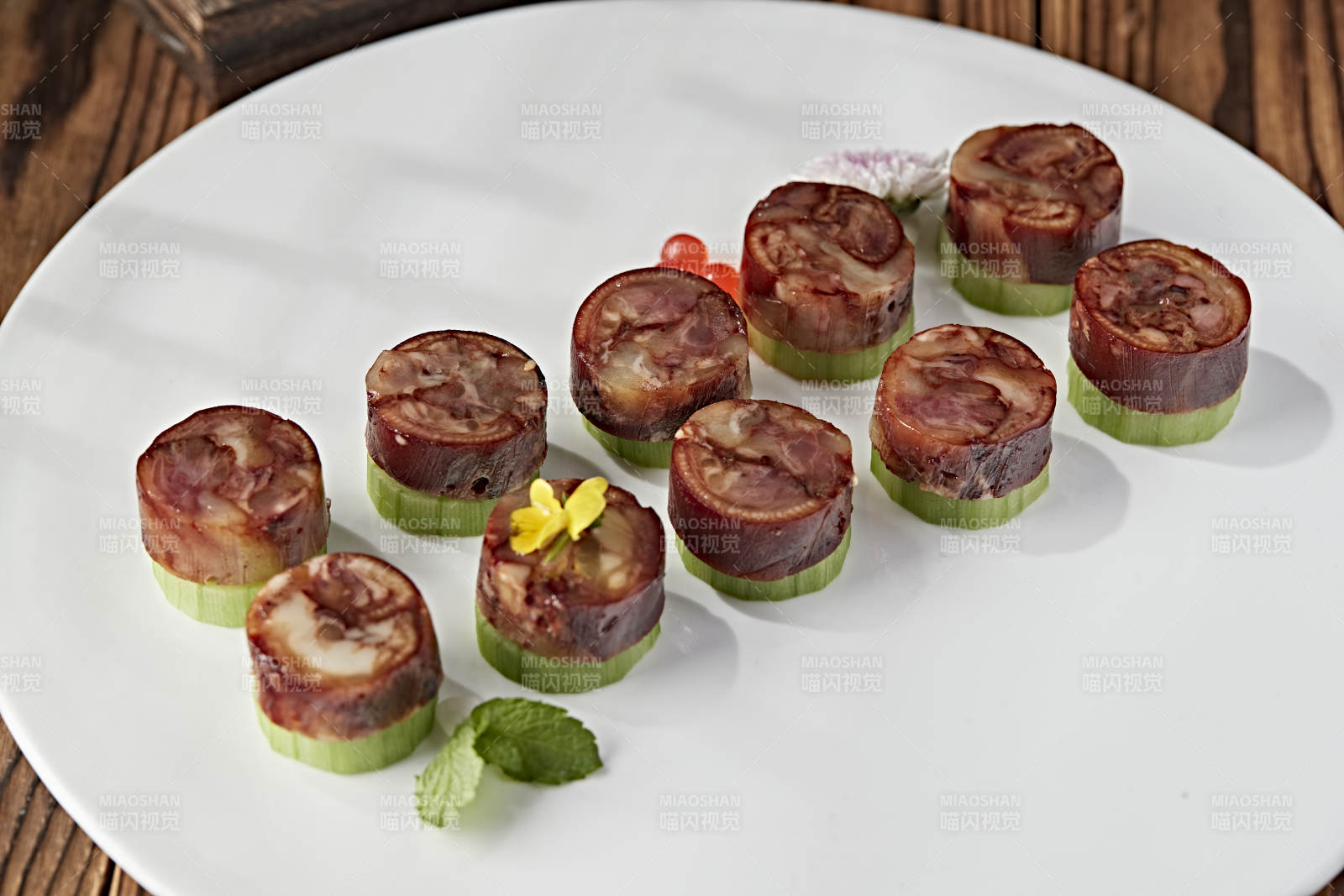 美味凉菜压蹄花卷图片