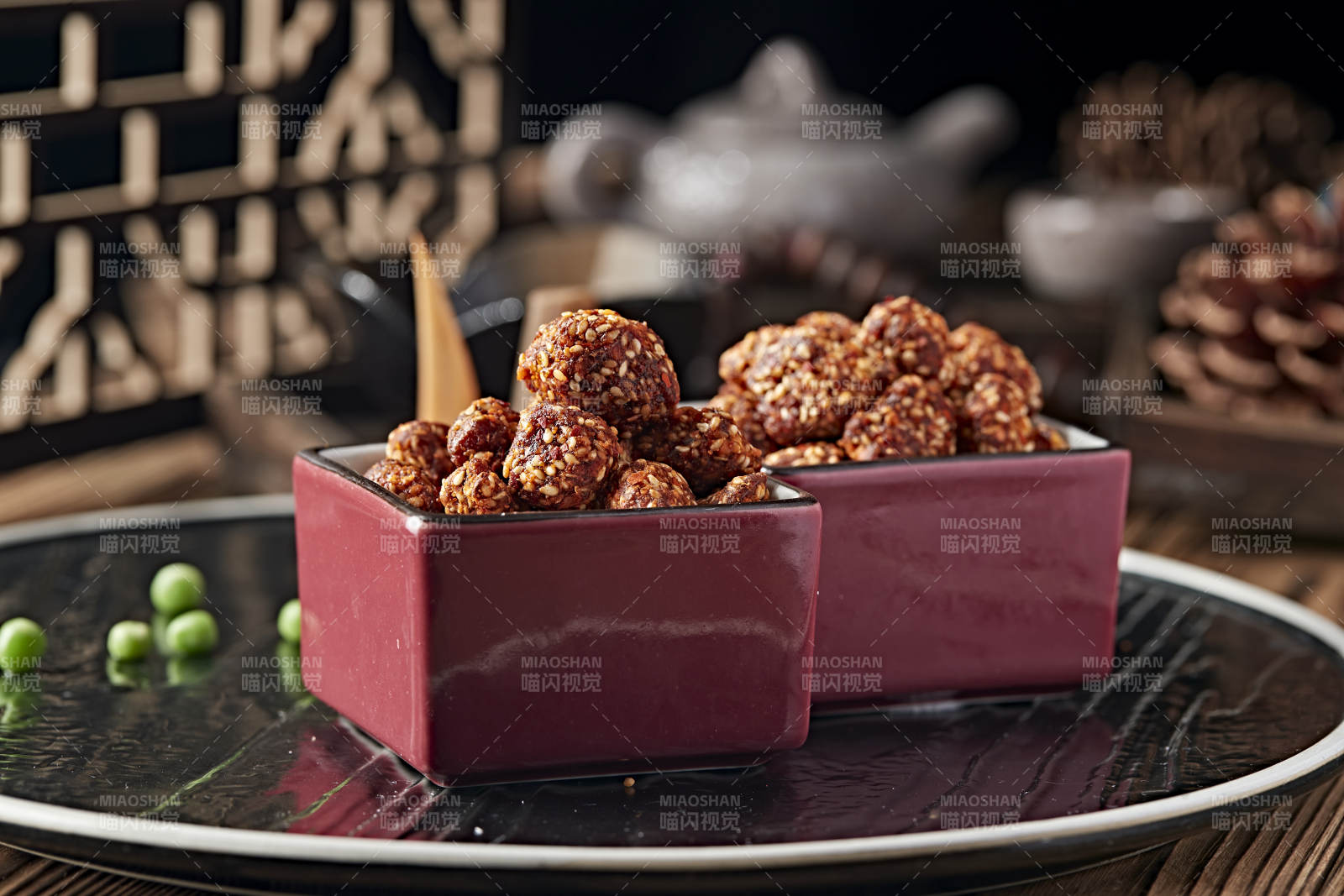 美味凉菜芝麻麻辣牛肉粒图片