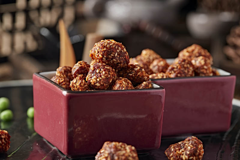 美味凉菜芝麻麻辣牛肉粒图片