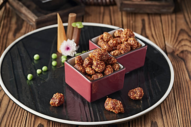 美味凉菜芝麻麻辣牛肉粒图片