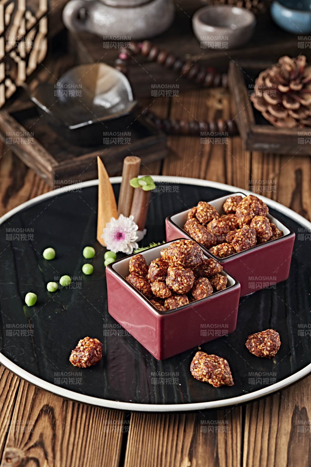 美味凉菜芝麻麻辣牛肉粒图片