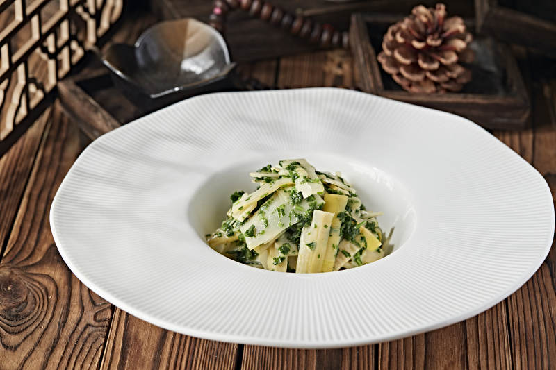 荠菜沫拌春笋片图片