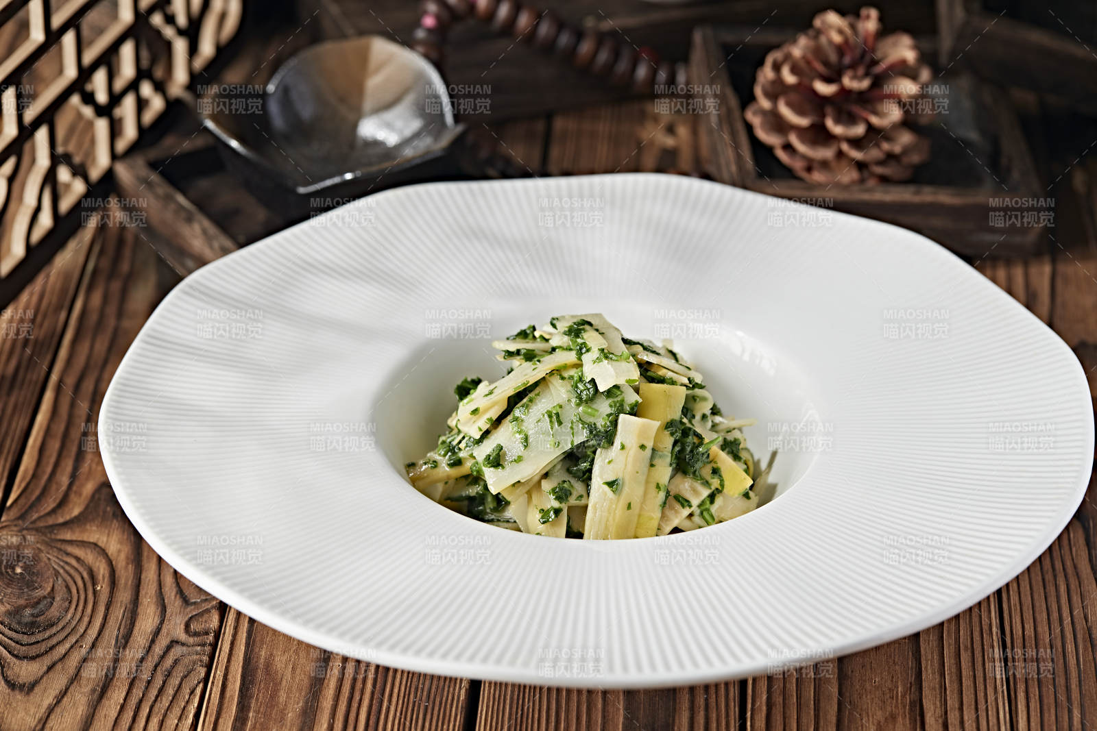 荠菜沫拌春笋片图片