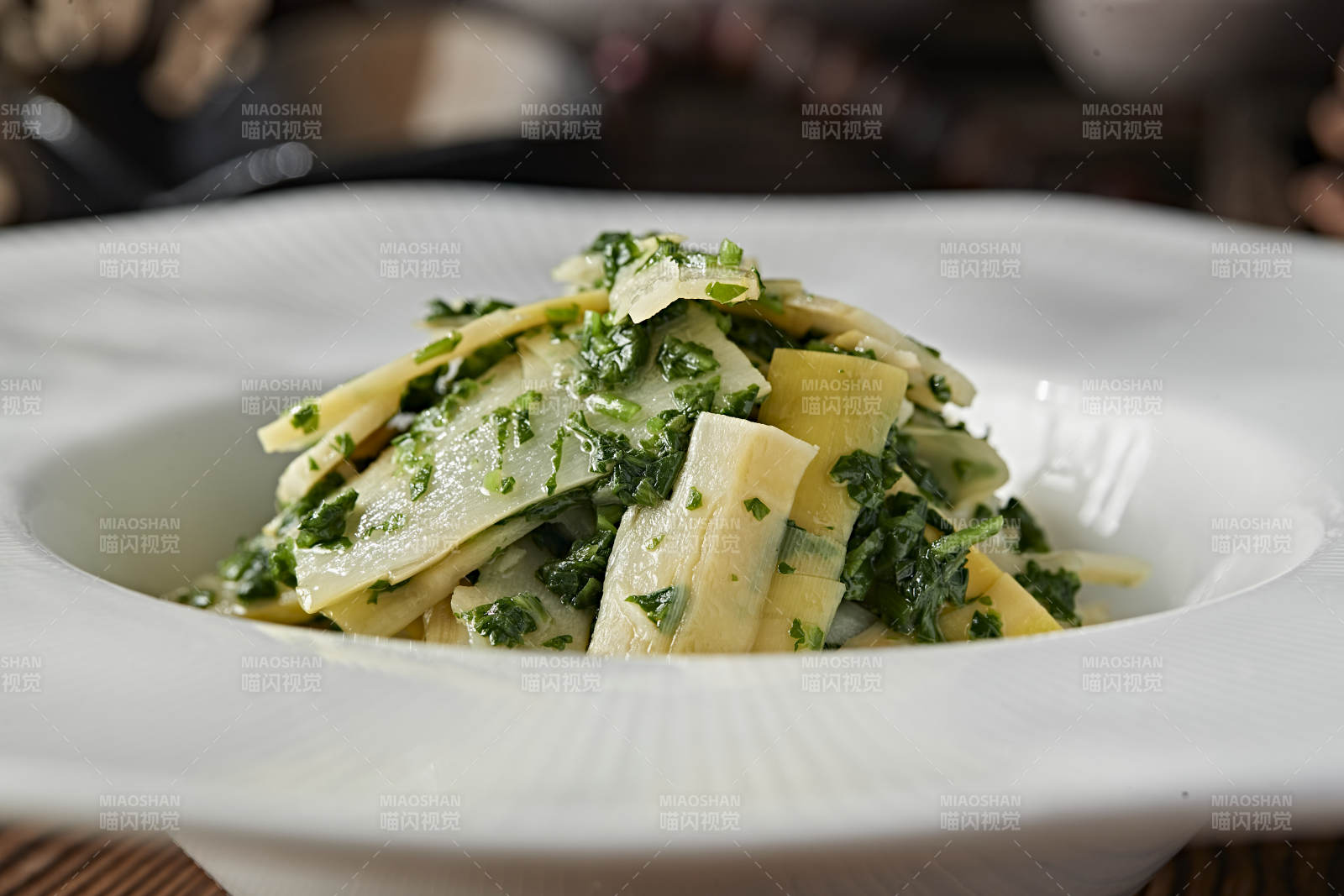 荠菜沫拌春笋片图片