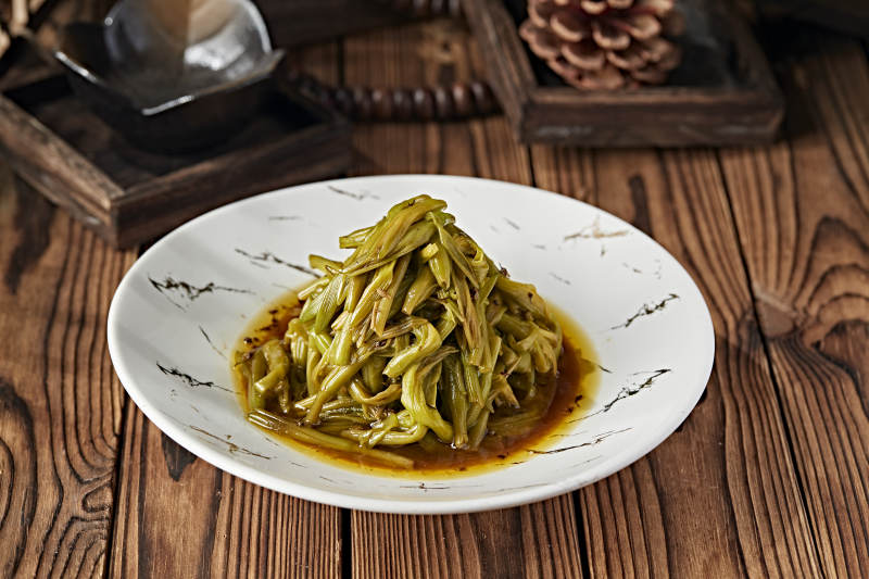 凉拌野生黄花菜图片