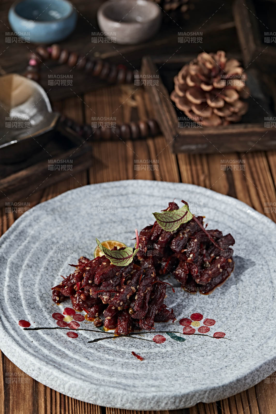 美味凉菜麻辣牛肉干图片