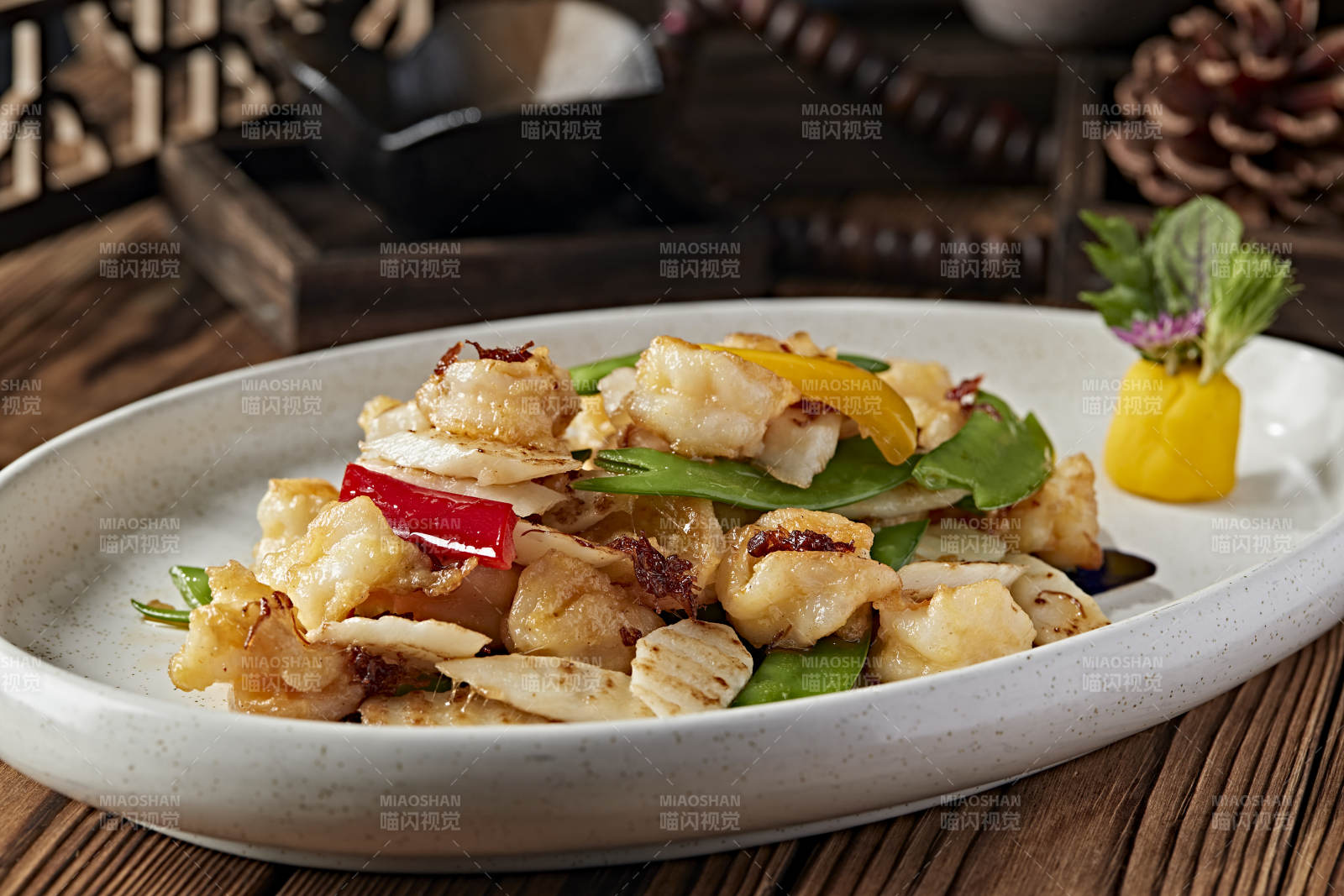 彩椒马牙山药荷兰豆小炒大虾球图片