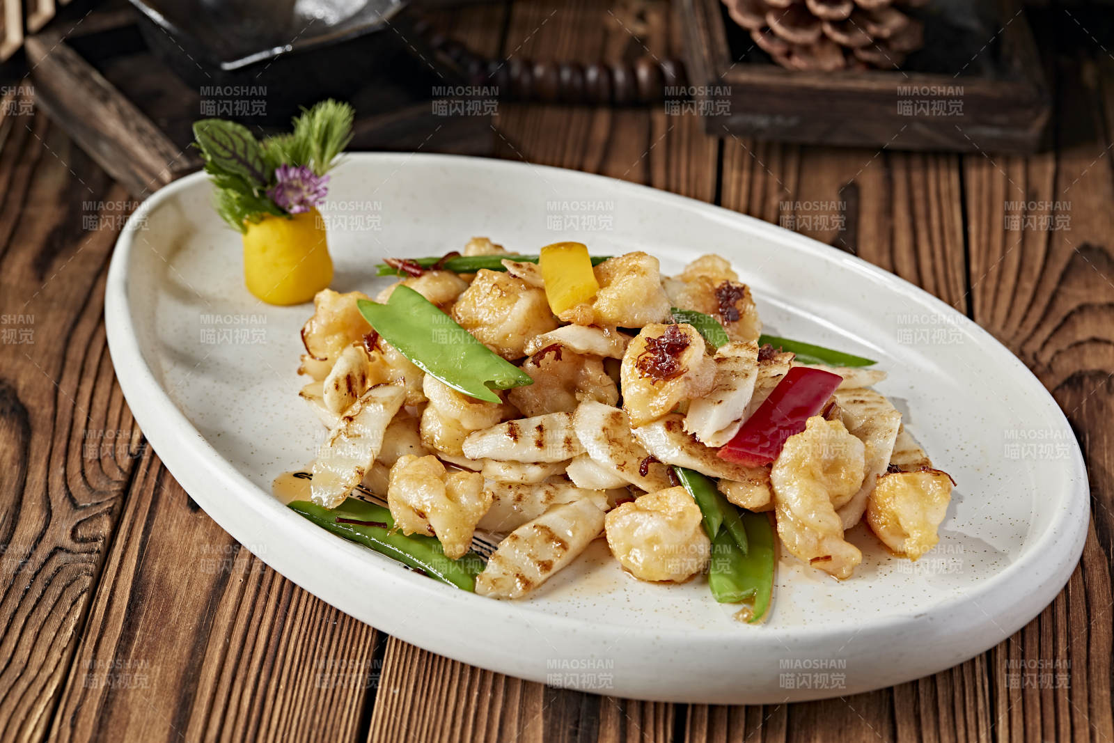 彩椒马牙山药荷兰豆小炒大虾球图片