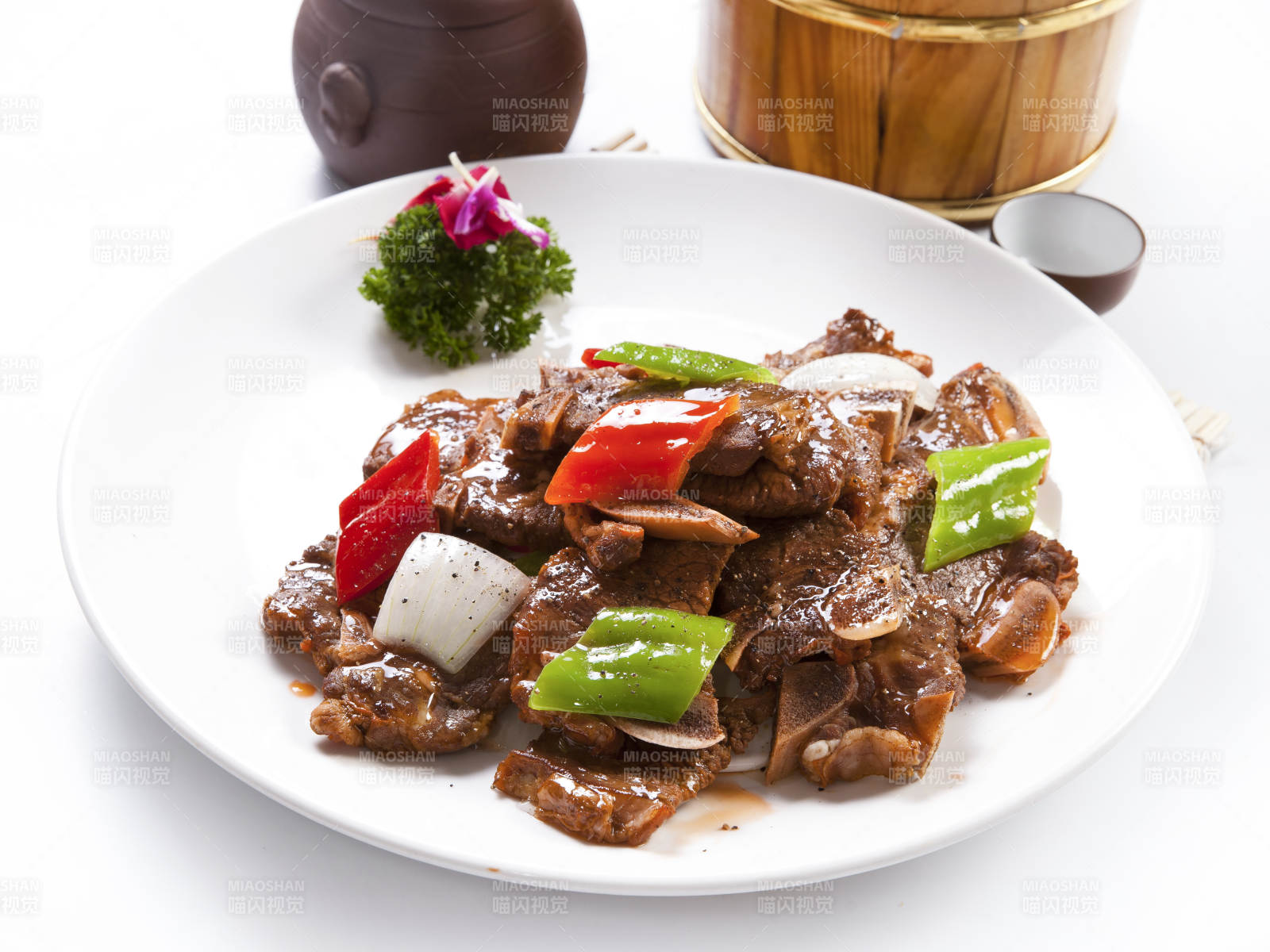 黑胡椒酱爆牛仔骨图片