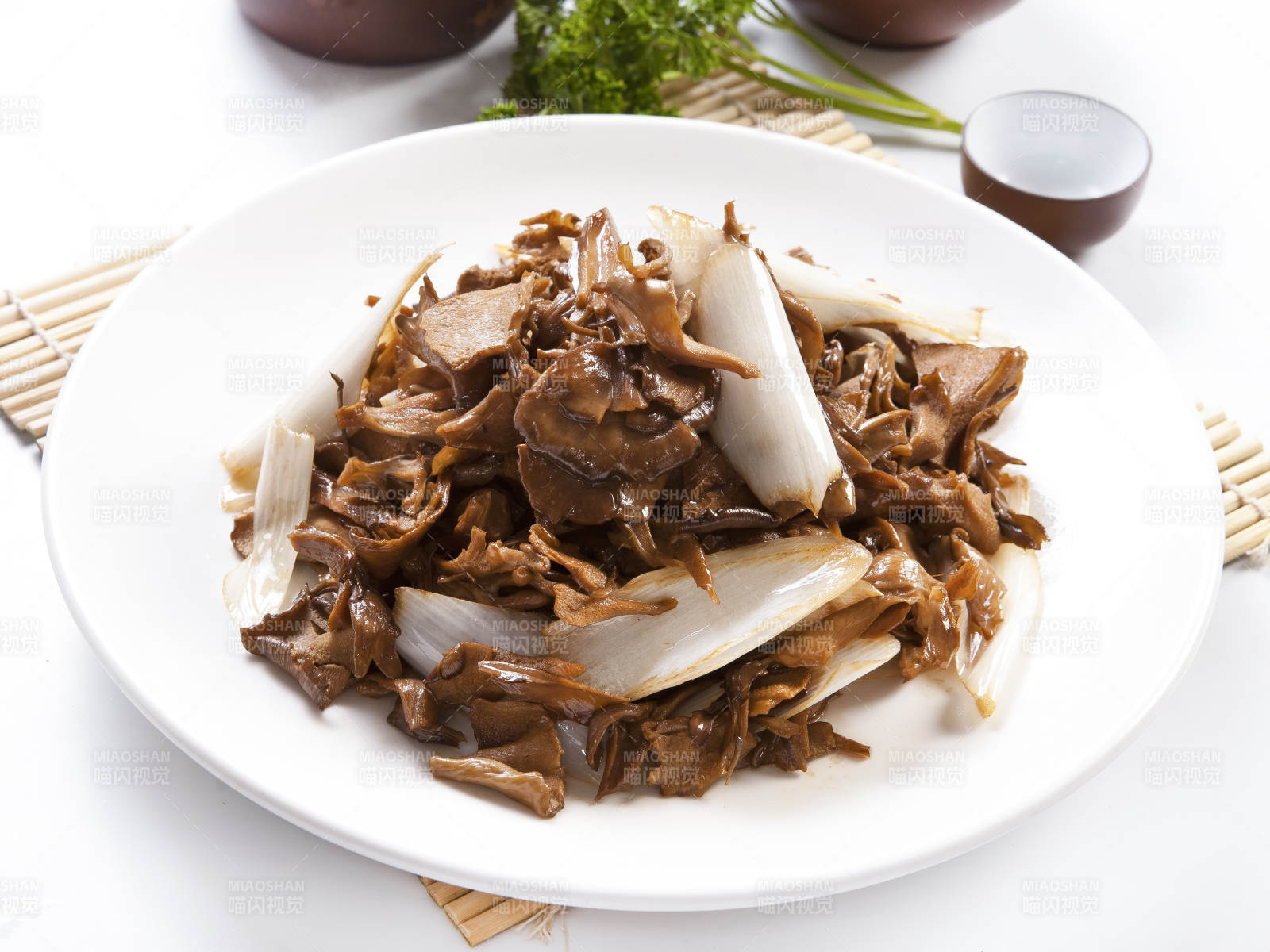 葱煲山珍菌图片