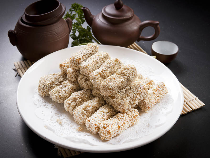 油炸麻仁红薯图片