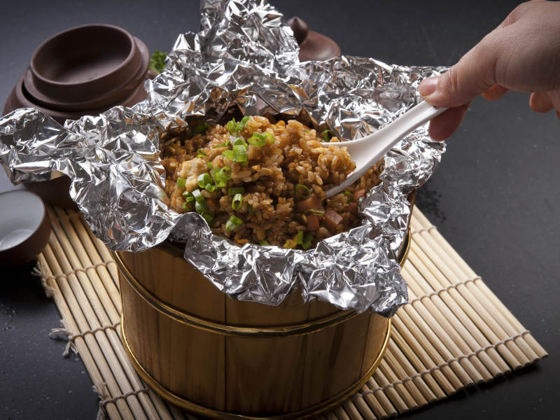 木桶葱香火腿酱油炒饭图片