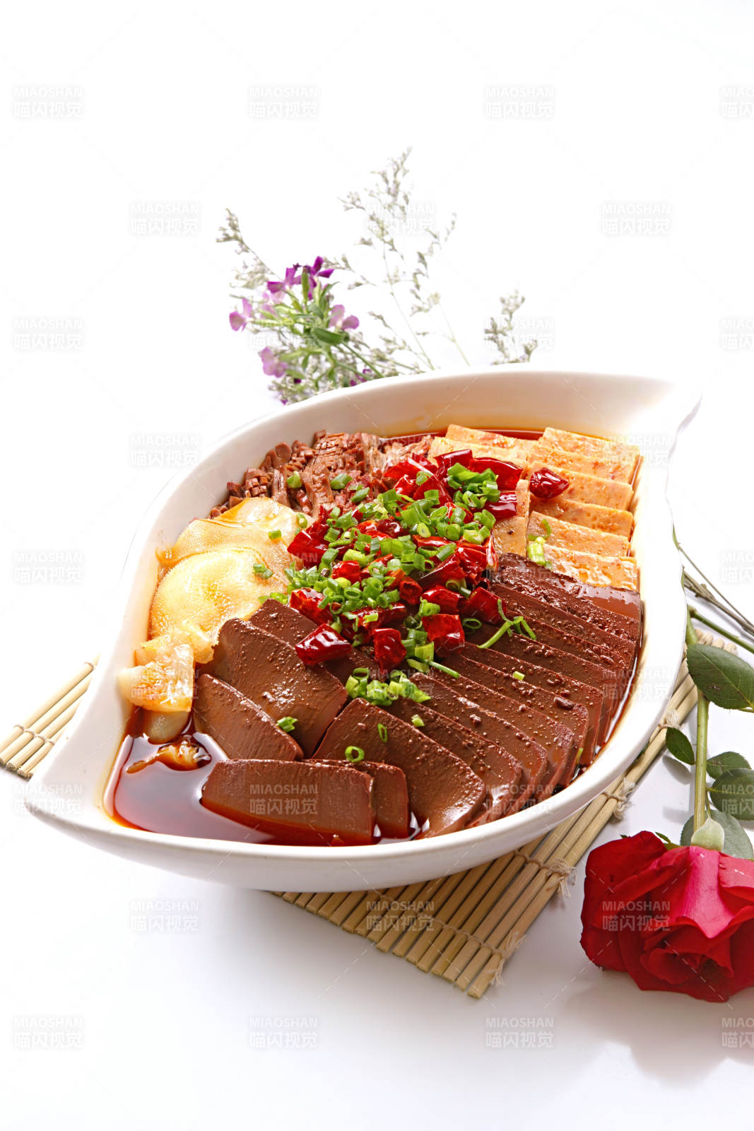 红油川香毛血旺图片