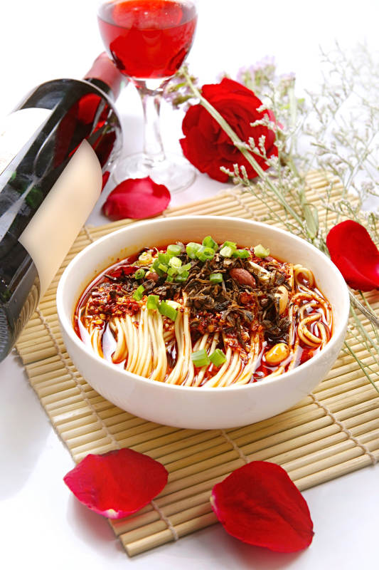 川香麻辣担担面图片