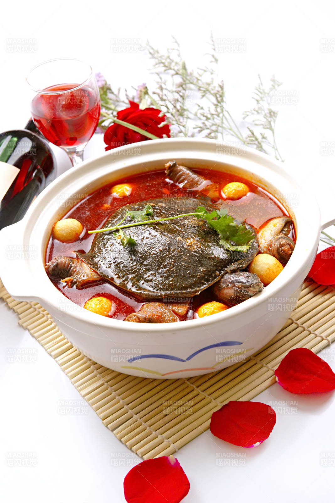 生啫红煨甲鱼图片