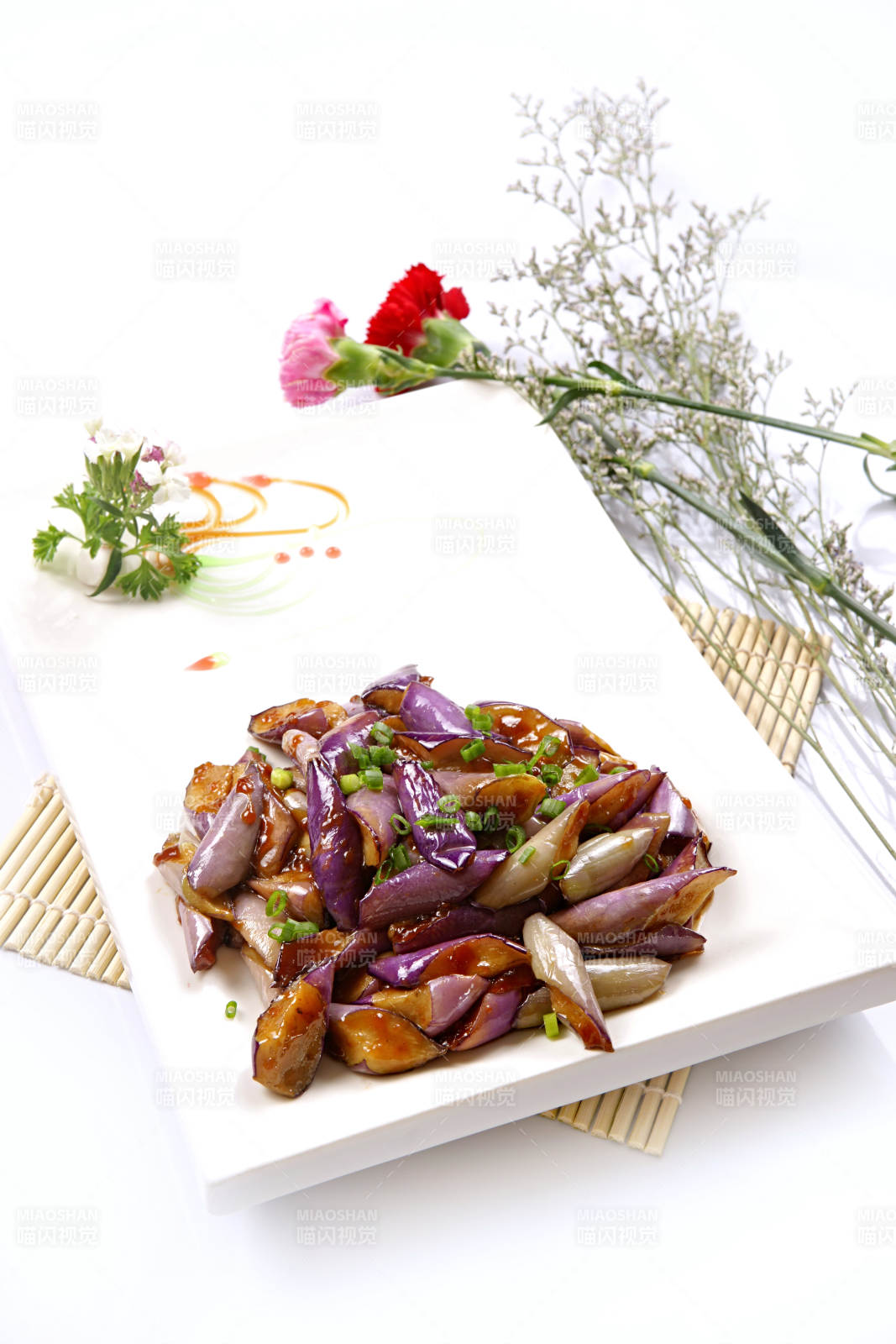 葱香酱扒茄子图片