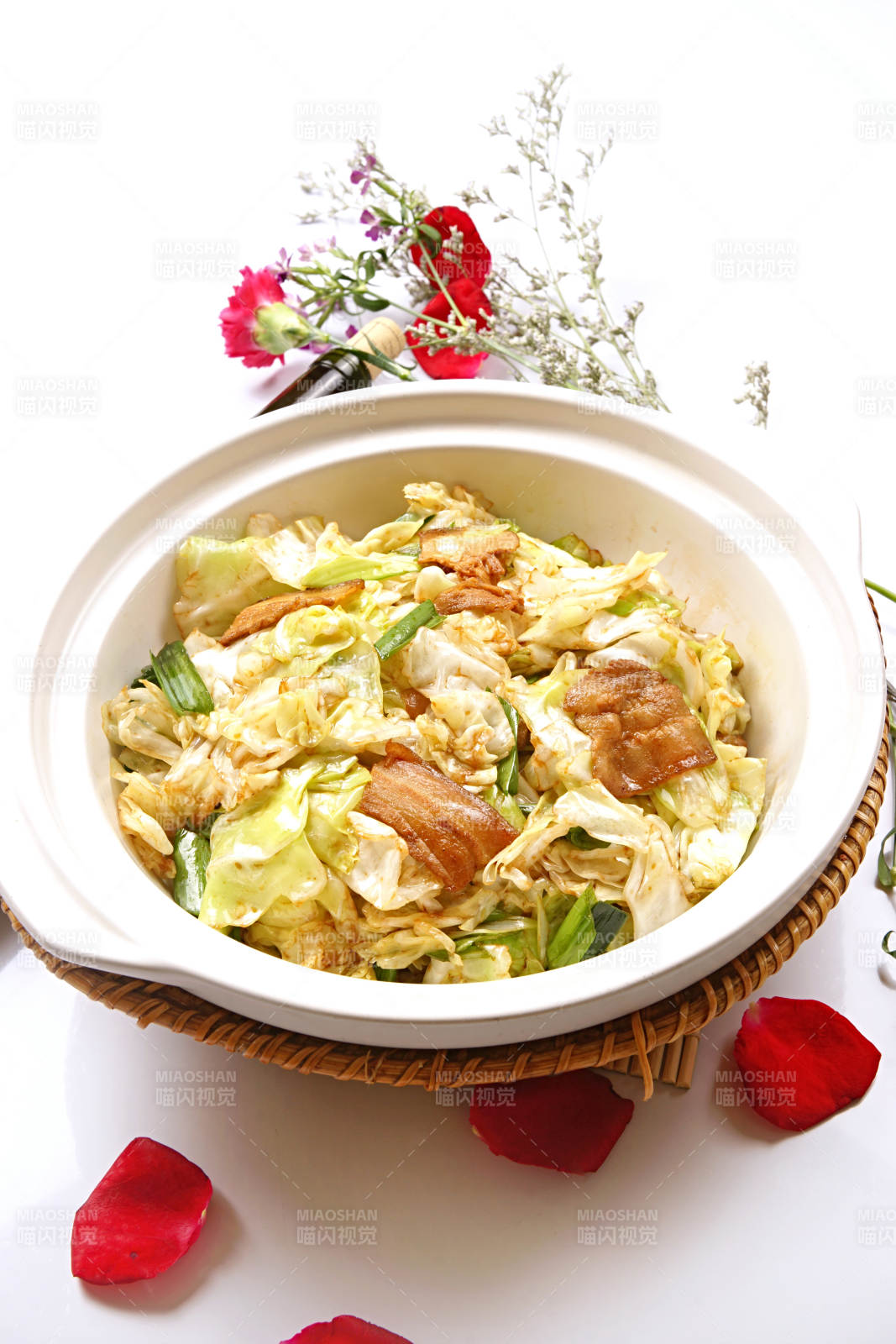 砂锅五花肉酱爆白菜图片