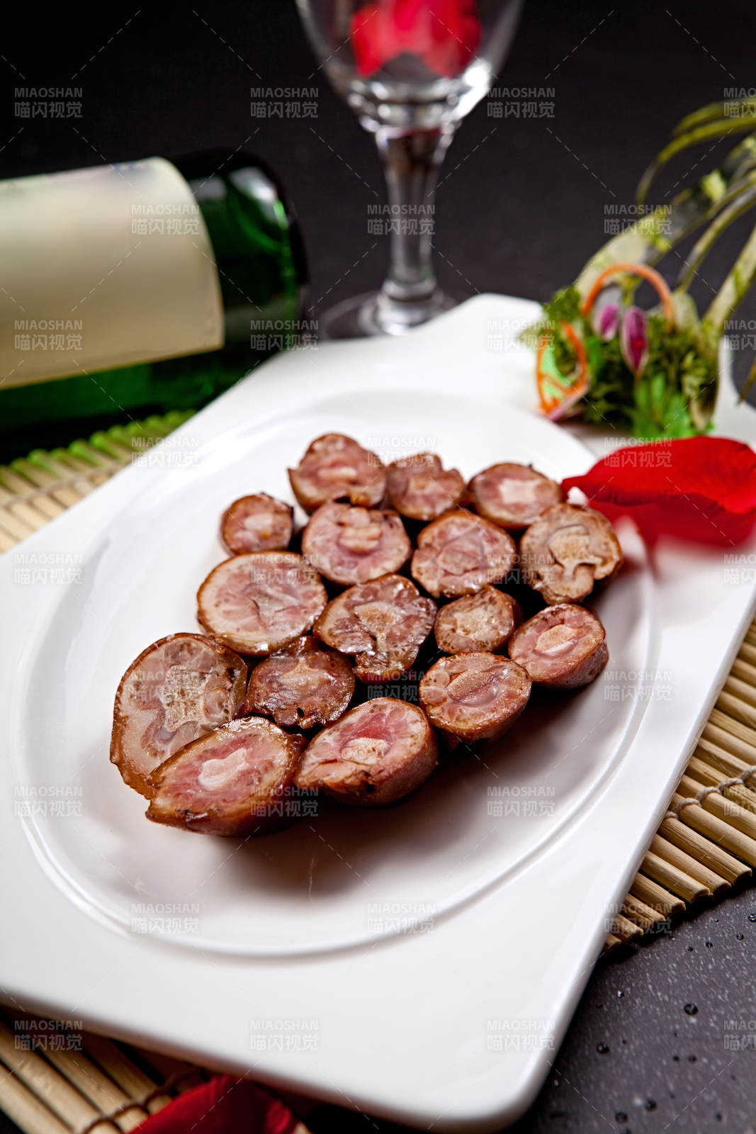 武汉辣鸭脖图片