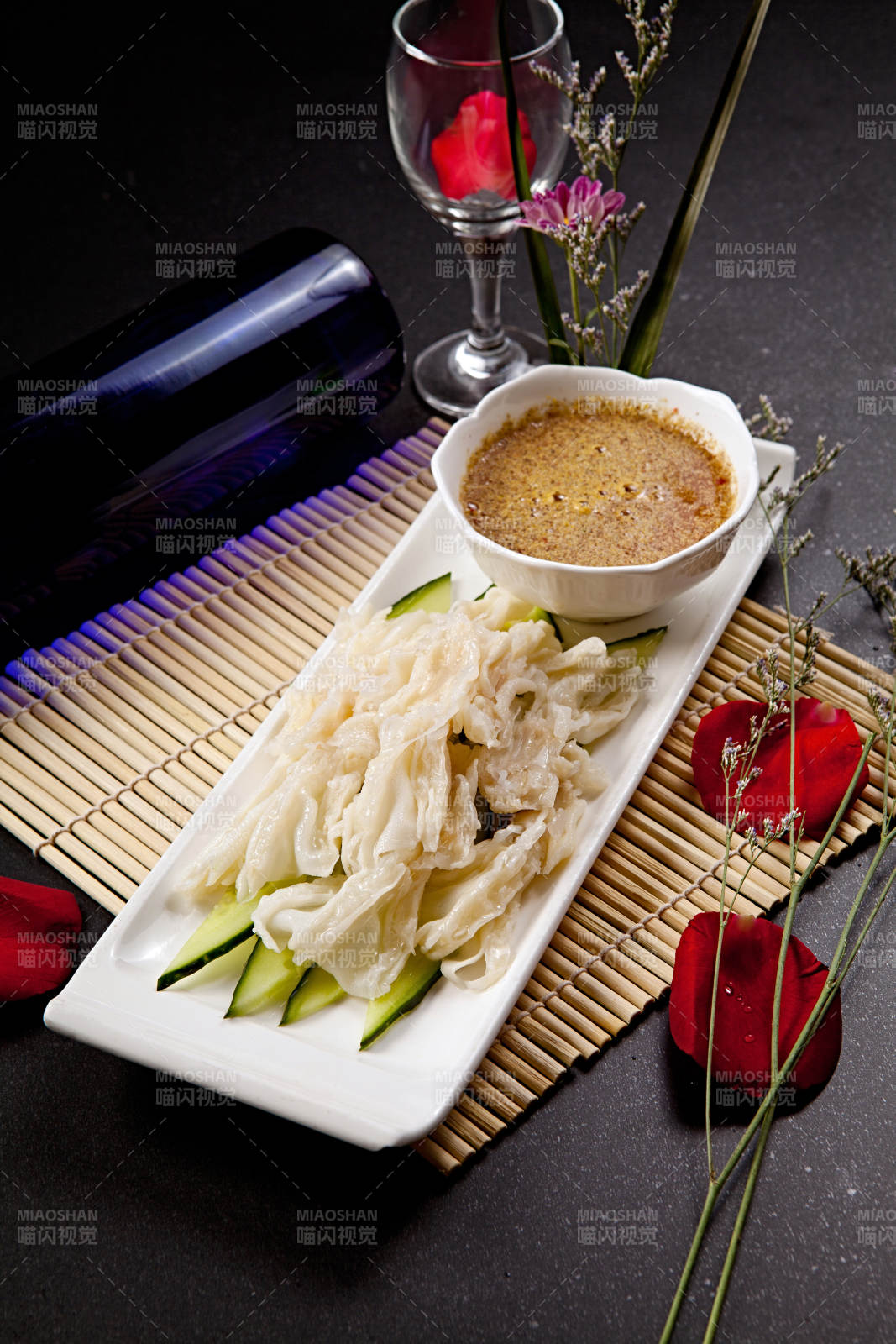 芥末百花炖鸭掌图片