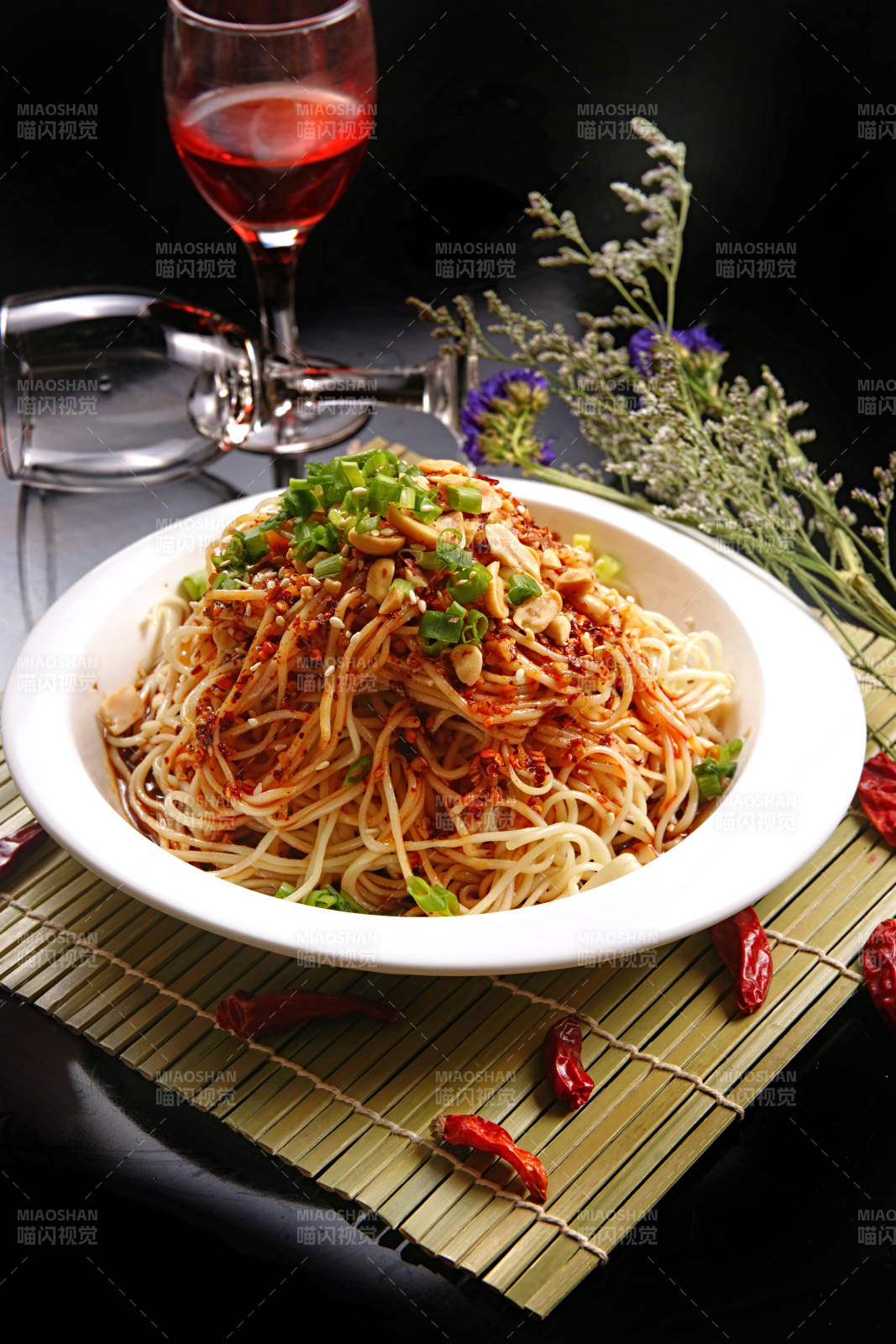 凉拌重庆小面图片