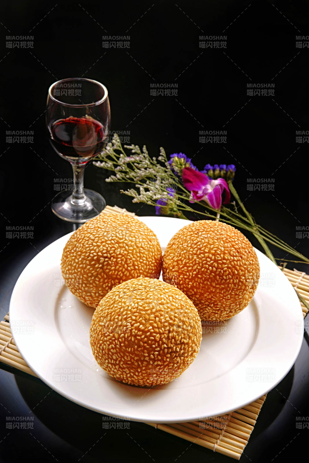 油炸大麻团图片