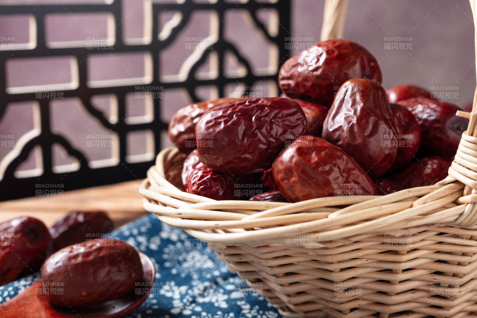 红枣满篮香图片