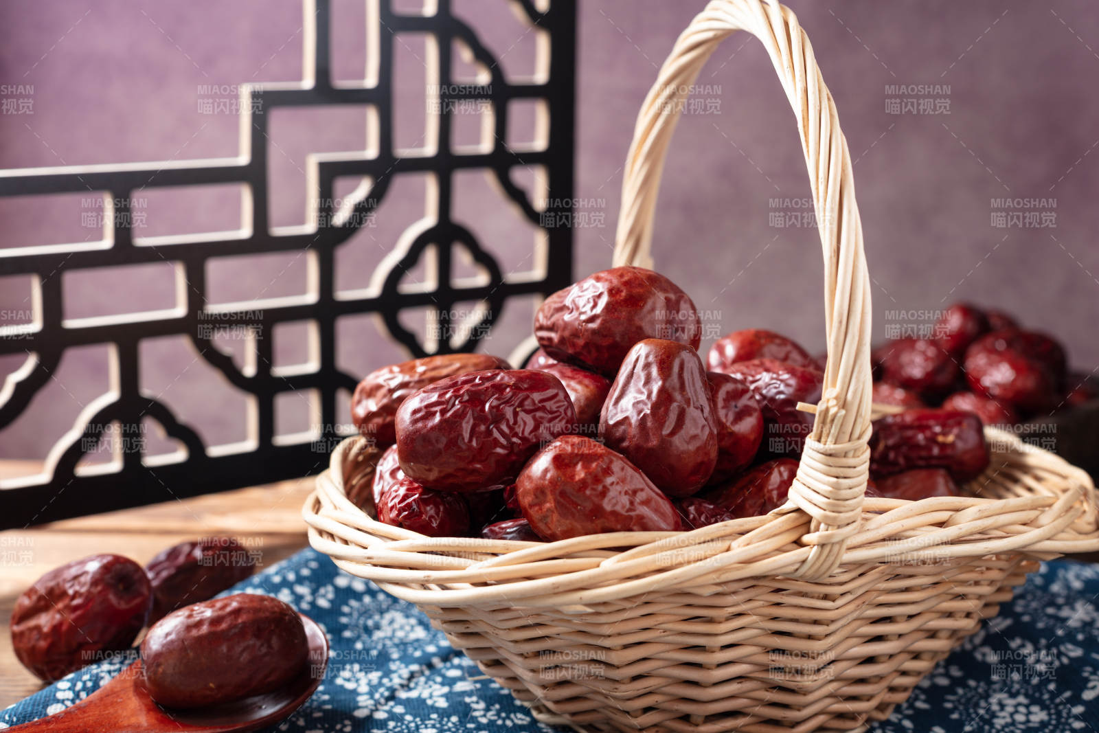 红枣满篮香图片