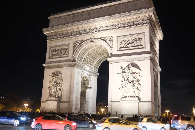 凯旋门夜景图片