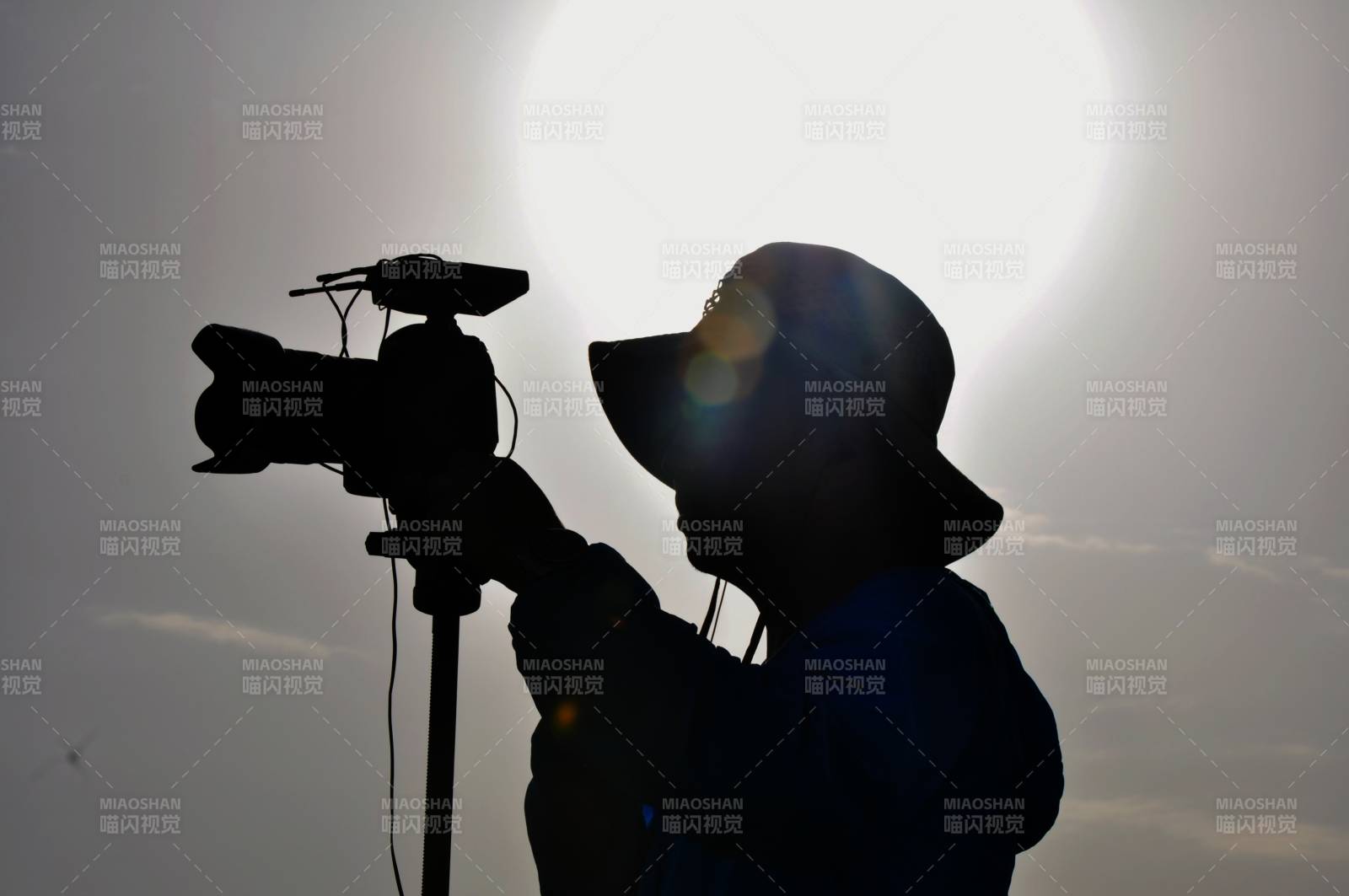 逆光拍摄剪影图片