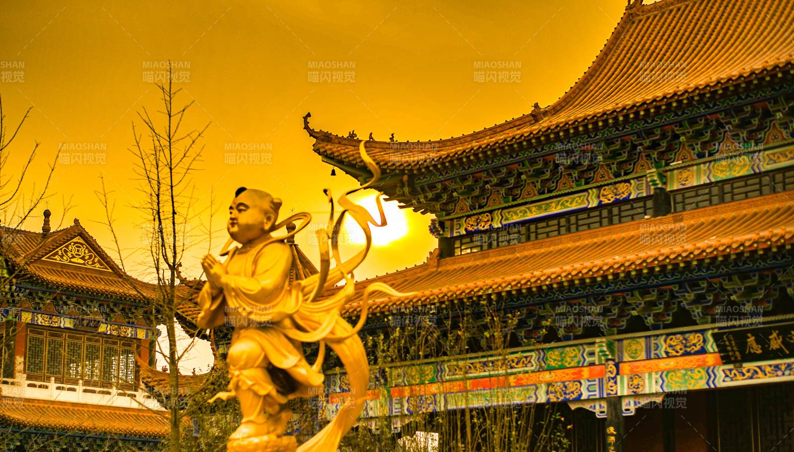 河北霸州大悲禅寺—金佛寺前雕像图片