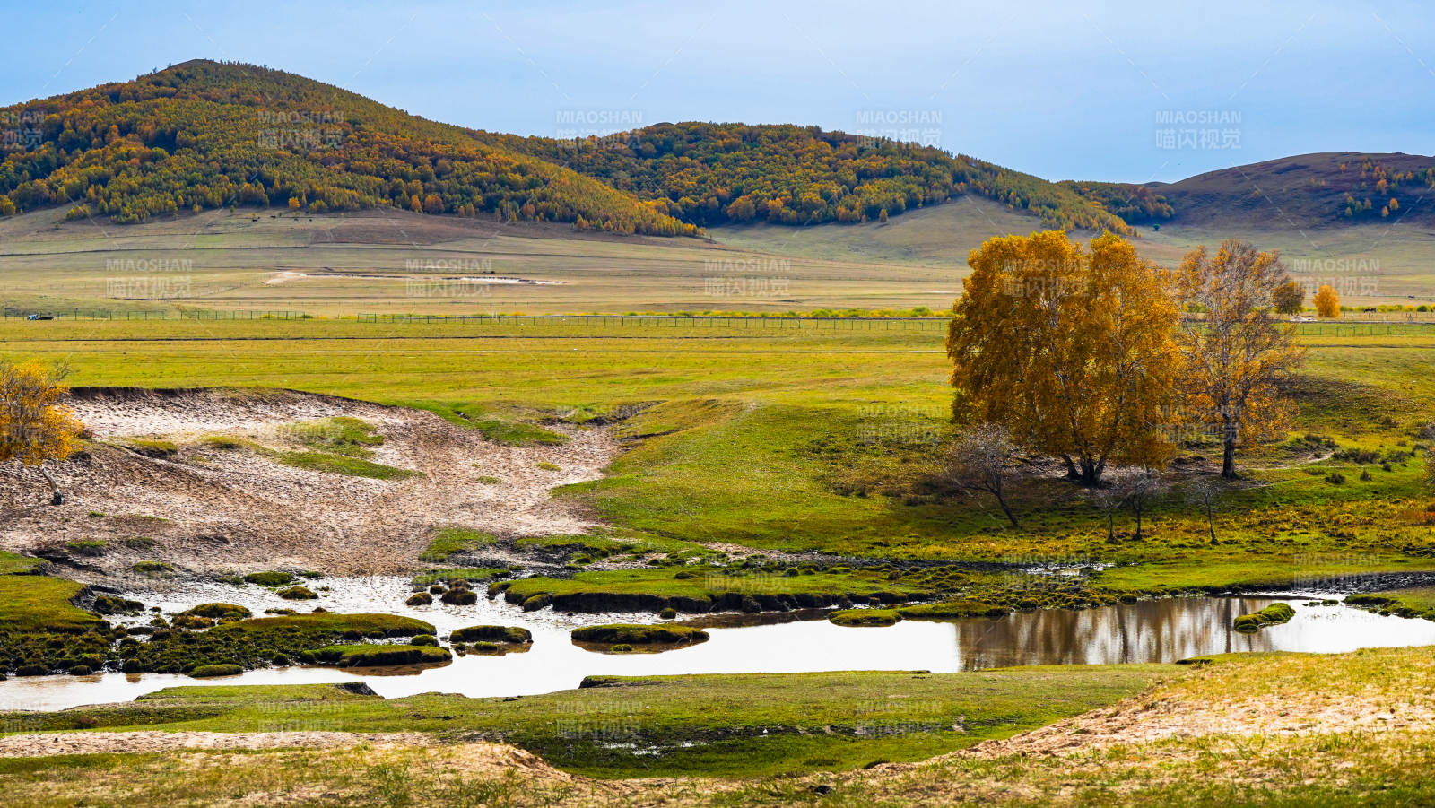 乌兰布统秋日草原风光图片