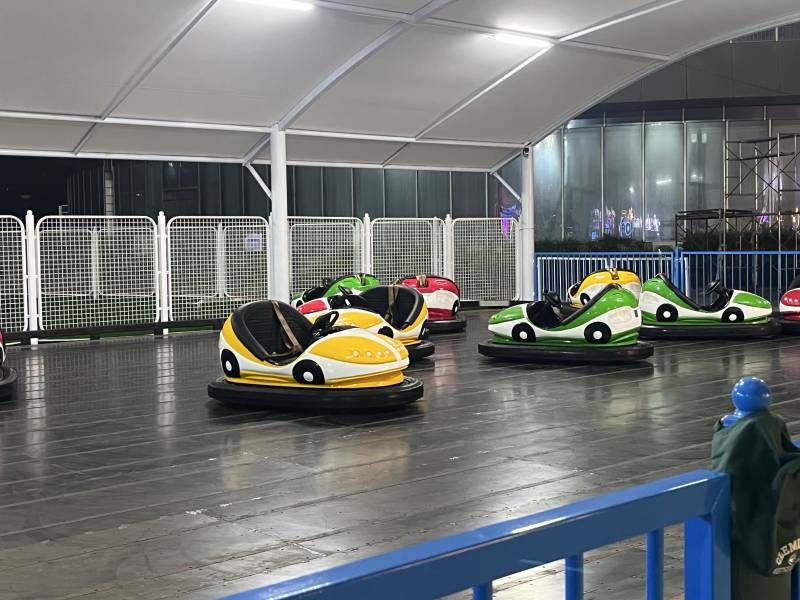 室内碰碰车乐园图片