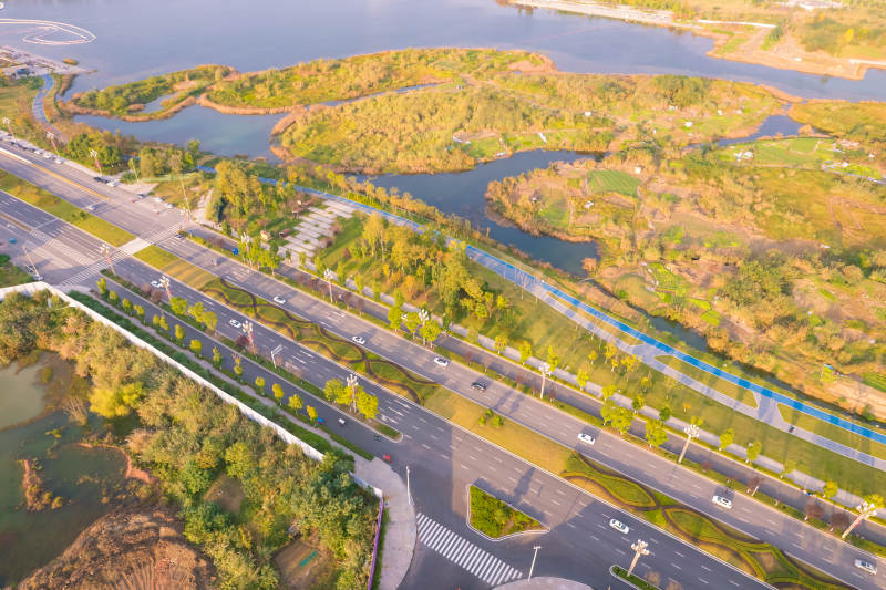 遂宁永盛湖湿地公路风光图片