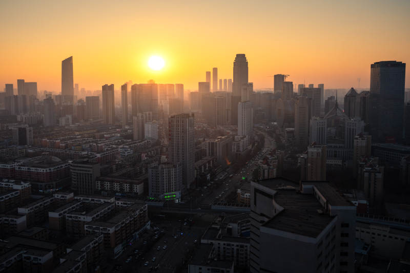 沈阳北站城市日出剪影图片