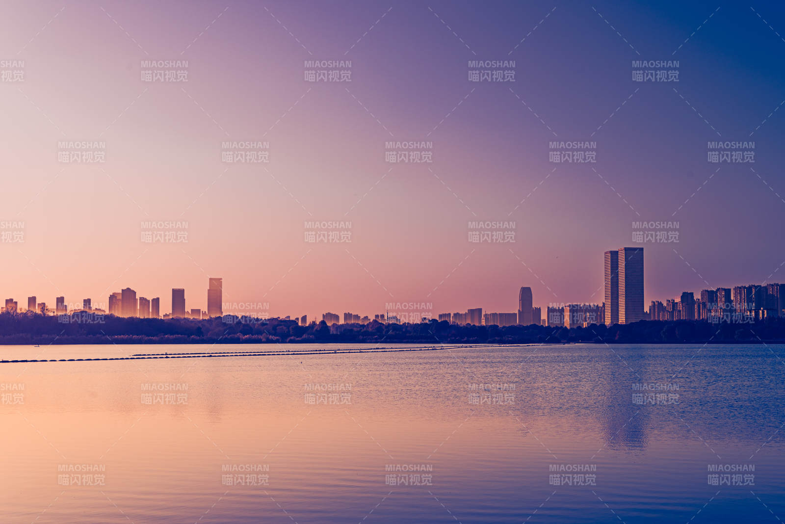 湖畔城市暮色方兴湖图片