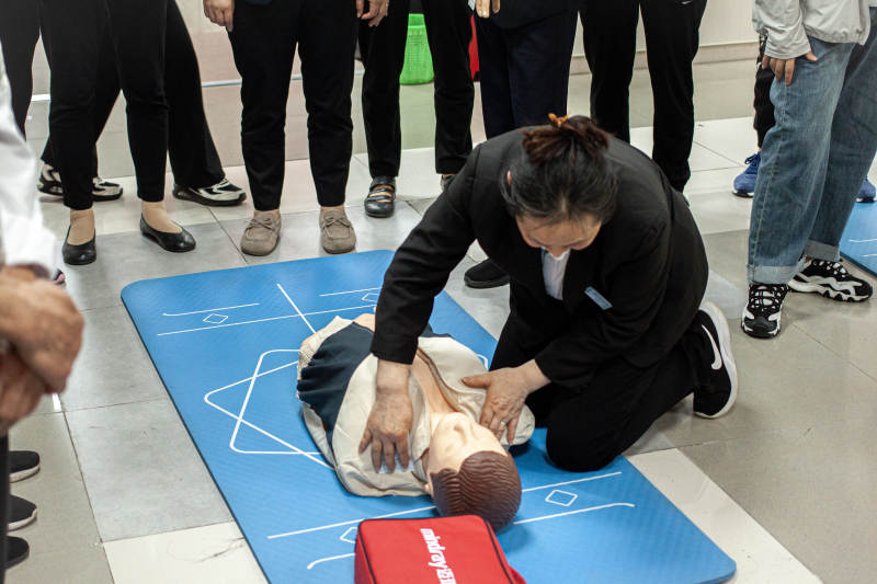 心肺复苏培训现场图片