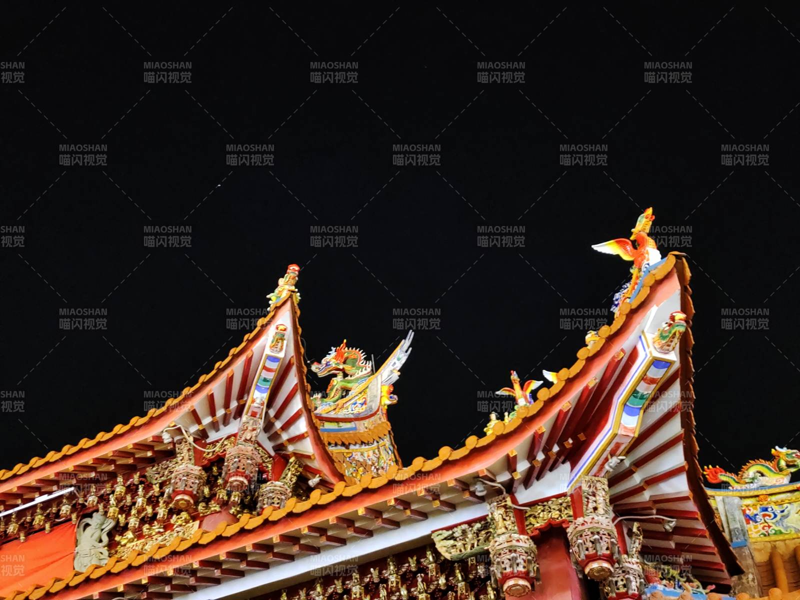 厦门古建筑屋檐夜景图片